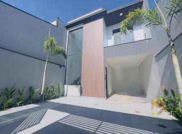 Casa · 150m² · 3 Quartos · 3 Vagas · Casa à Venda em Laranjeiras Caieiras: 3 Suítes, 150m², R$970mil
