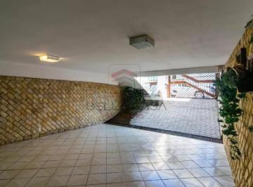 Casa · 210m² · 3 Quartos · 4 Vagas · Casa à venda com 200m², 3 quartos e 4 vagas
