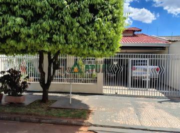 17358015230.jpg · CASA COM 3 QUARTOS SENDO UMA SUÍTE A VENDA NA ZONA SUL