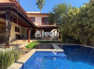 Casa · 447m² · 5 Quartos · 4 Vagas · Condomínio Portal do Lago - Casa com 5 quartos e piscina para alugar no Condomínio Portal do Lago