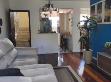 Apartamento · 97m² · 3 Quartos · 1 Vaga · Costa Azul 2/4 com suíte