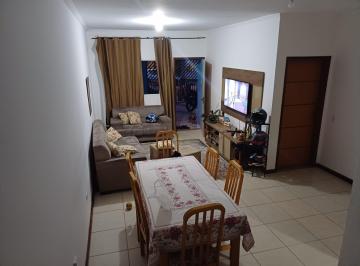 sala · Casa Completa com 3 Quartos (1 Suíte), Espaço Gourmet e Ambientes Integrados – C