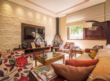 Casa · 217m² · 3 Quartos · 2 Vagas · LINDA CASA ACONCHEGANTE COM PÁTIO E PISCINA!