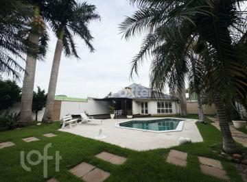 c0dab418 · Casa, 4 dormitórios, 148.39 m², em Centro
