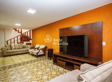 Casa · 205m² · 5 Quartos · 2 Vagas · QNN 22 | Casa 5 quartos sendo 2 suítes, sala com 2 ambientes com 2 vagas de garagem - Ceilândia Sul.