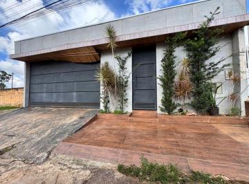 Casa de 3 quartos, Recanto das Emas · Recanto das Emas - Qd 102 - 3 Quartos, 1 suíte - Reforma em alto padrão - Rica em armários