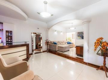 Casa de 3 quartos, Brasília · Casa reformada com 3 quartos, aceita financiamento - QNG 24 TAGUATINGA NORTE