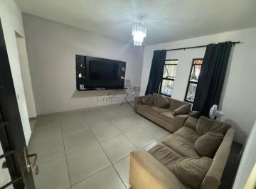Casa · 143m² · 2 Quartos · 2 Vagas · Oportunidade - Casa - Vila Tesouro - 2 Dormitórios - 143m².