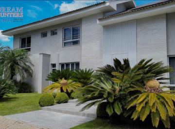 Casa · 497m² · 5 Quartos · 4 Vagas · Casa Semi-Mobiliada em Condomínio Fechado, com 5 Quartos, Bairro Campo Comprido