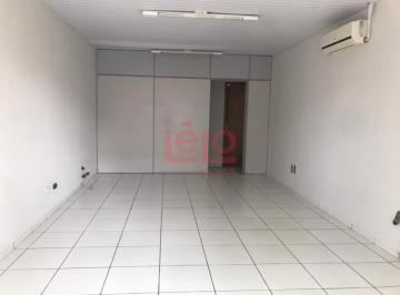 Comercial · 30m² · Sala comercial térrea na Zona 03 em Maringá, com 30 m² e cozinha com armários