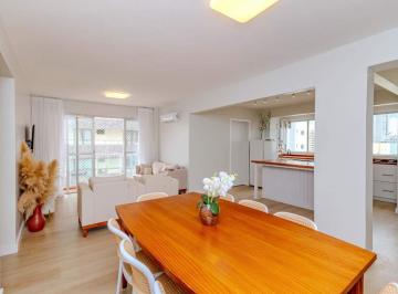 Apartamento · 108m² · 4 Quartos · 1 Vaga · Apartamento à venda no Centro em Itajaí.