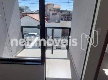 Casa · 77m² · 2 Quartos · 1 Vaga · Casa Geminada com 2 Suítes, Varanda e Excelente Localização