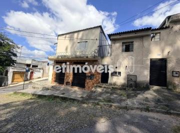 Casa · 400m² · 8 Quartos · Casa em lote 400m²; à venda no Cachoeirinha, com várias moradias.