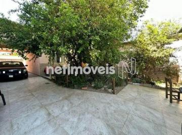 Casa · 220m² · 3 Quartos · 5 Vagas · Casa à venda no Santa Terezinha