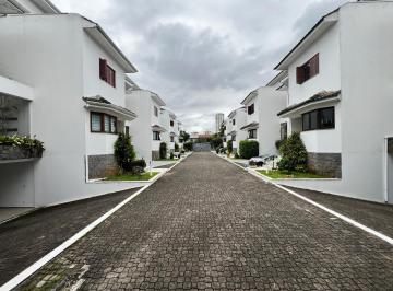 a2af43d4-53db-44b8-90bf-834aae24cb27 · Casa no condomínio Condomínio Villa dos Emboabas para venda com 3 quartos, sendo 1 suíte, 364m²