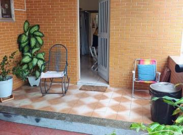Casa · 120m² · 2 Quartos · 1 Vaga · Vendo excelente residência rua ao lado Shopping Guadalupe