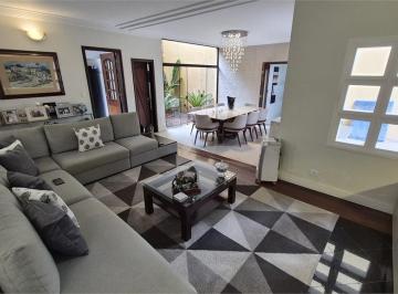 Casa de 3 quartos, São Paulo · Casa no jardim frança Excelente com 3 suítes, sala ampla, piscina, churrasqueira,5 vagas de garagem