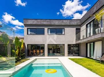 Casa · 294m² · 3 Quartos · 3 Vagas · Casa em Condomínio Mobiliada com Piscina Privativa, 3 Quartos 2 Vagas para Venda, 280 m² – Santa Fel