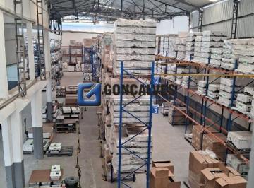 Comercial · 1700m² · Galpão Comercial para Aluguel em Campestre, Santo André — 1.700 m², Cerâmica
