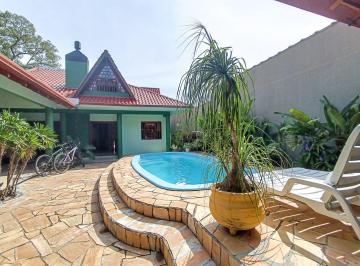 Casa · 484m² · 3 Quartos · 2 Vagas · Sobrado à venda em Canoas - Niterói , com piscina, forno e churrasqueira - 224m² de área construída