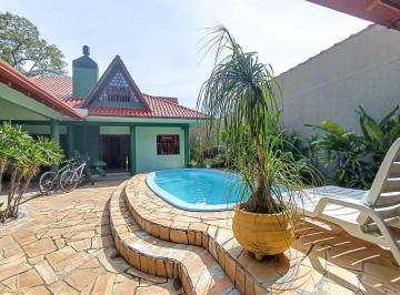 Casa · 484m² · 3 Quartos · 2 Vagas · Sobrado à venda em Canoas - Niterói , com piscina, forno e churrasqueira - 224m² de área construída