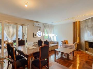 Apartamento · 178m² · 3 Quartos · 2 Vagas · Cobertura com 3 quartos (2 suítes) e 2 vagas de garagem no Bairro Petrópolis
