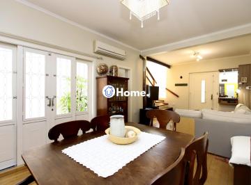 Casa · 217m² · 4 Quartos · 3 Vagas · Casa de 4 quartos, 3 banheiros, 3 vagas no bairro Rio Branco