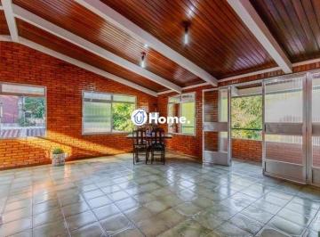Casa · 242m² · 6 Quartos · 2 Vagas · Casa com 6 quartos, 2 vagas e pátio no Bairro Higienópolis