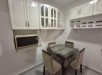 Casa · 50m² · 1 Quarto · Casa com 1 dormitório, sala, cozinha, banheiro, área de serviço.