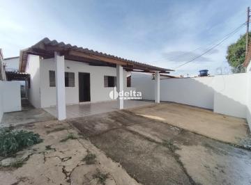 Casa · 119m² · 3 Quartos · 4 Vagas · Casa com 3 quartos sendo 1 suíte disponível para Locação e Venda no bairro Santa Mônica