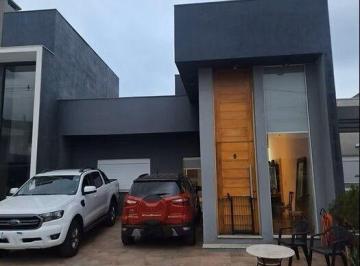 Casa · 95m² · 3 Quartos · 2 Vagas · Excelente casa à venda no bairro Vale Ville - Gravataí/RS