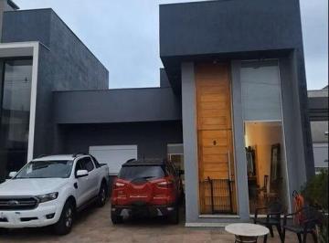 Casa · 95m² · 3 Quartos · 2 Vagas · Excelente casa à venda no bairro Vale Ville - Gravataí/RS