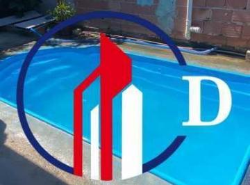 Casa · 190m² · 2 Quartos · 1 Vaga · casa com 01vaga de garagem , piscina, area gourmet e super confortável
