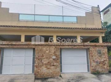 Casa · 110m² · 3 Quartos · 2 Vagas · Casa com 3 quartos sendo 1 suíte, garagem 2 vagas em Bento Ribeiro.