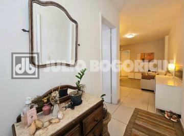 Apartamento · 42m² · 1 Quarto · 1 Vaga · Humaitá! R. Do Humaitá, apartamento reformado, sala para dois ambientes, suíte r