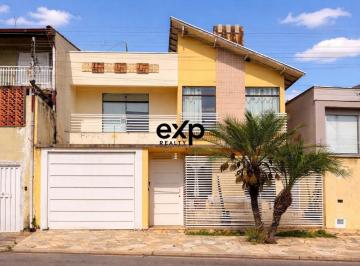 Casa · 198m² · 3 Quartos · 2 Vagas · Casa à venda no bairro Jardim Centenário, em Poços de Caldas, com 198m²