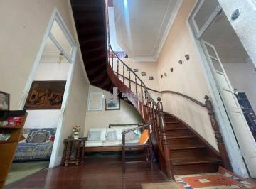 Casa · 174m² · 4 Quartos · Casa Dupelx à Venda no Humaitá, Localizado na Charmosa Rua Viúva Lacerda! Apenas 900 Metros da Lagoa