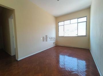 Apartamento · 2 Quartos · Aluga-se Apartamento Espaçoso e Muito Arejado de 2 Quartos e Dependência na Rua Heráclito Graça no L