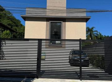 Casa de 2 quartos, São Sebastião · Casa para Locação Anual a 100m da Praia em Boiçucanga