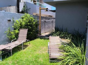 Casa de 3 quartos, Marechal Deodoro · O anúncio apresenta um imóvel com as seguintes características:
1. *Terreno*: 15 x 30 metros, área