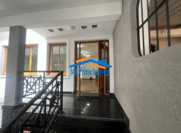 Casa · 150m² · 3 Quartos · 2 Vagas · Sobrado Imponente com 3 Suítes: Conforto e Versatilidade - Reformado