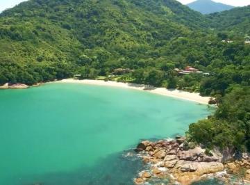 Casa de 3 quartos, Ubatuba · Exclusividade Absoluta: Casa Pé na Areia com Praia Privativa em Ubatuba