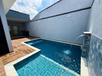 Casa de 3 quartos, Itanhaém · Casa à 100m do mar com 3 quartos e piscina em Itanhaém.