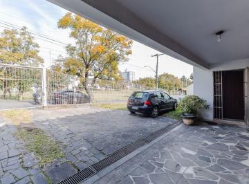 Casa · 201m² · 3 Quartos · 4 Vagas · Casa 3 dormitórios ampla, perto da PUC