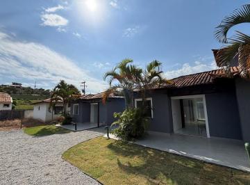 Casa · 80m² · 2 Quartos · 1 Vaga · Casa à Venda em Condomínio na Praia Rasa, Búzios/RJ | 2 Suítes | Imóvel com RGI e Apto para Financia