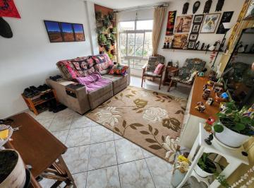 Apartamento de 2 quartos, Curitiba · Excelente apartamento 2 quarto no bairro Água verde todo reformado incluindo hidráulica , elétrica