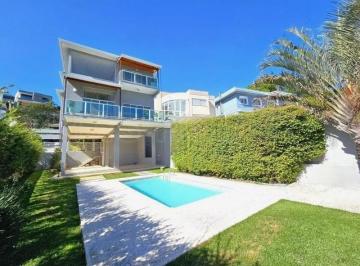 202603201836495735.jpg · Casa para Venda em Carapicuíba, Golf Gardens, 4 dormitórios, 2 suítes, 2 banheiros, 6 vagas