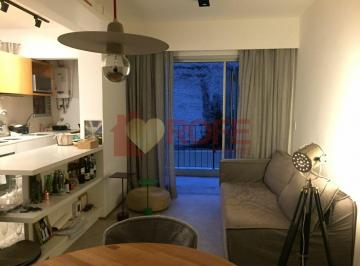 Apartamento · 40m² · 1 Quarto · 1 dormitório, reformado, Bairro Paraíso.