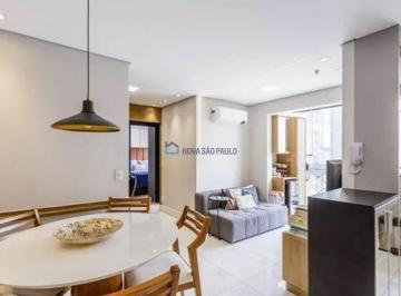 Apartamento · 52m² · 2 Quartos · 1 Vaga · Rua Alvorada - 2 quartos, varanda fechada e 1 vaga - Condomínio Clube
