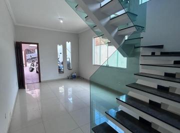 Casa · 116m² · 3 Quartos · 2 Vagas · Casa Geminada à venda no Cabral!